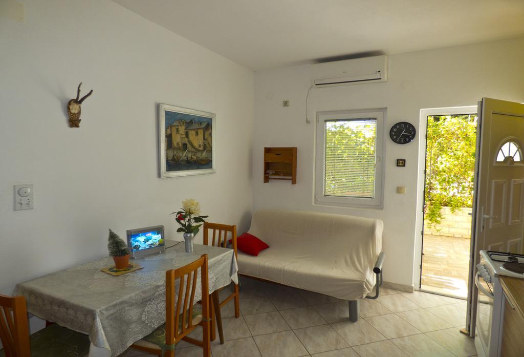 Apartments Plaza Ivan Dolac Chambre photo