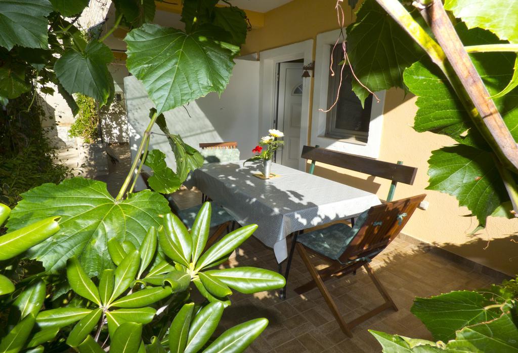 Apartments Plaza Ivan Dolac Chambre photo
