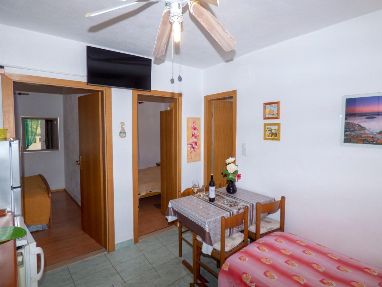 Apartments Plaza Ivan Dolac Extérieur photo