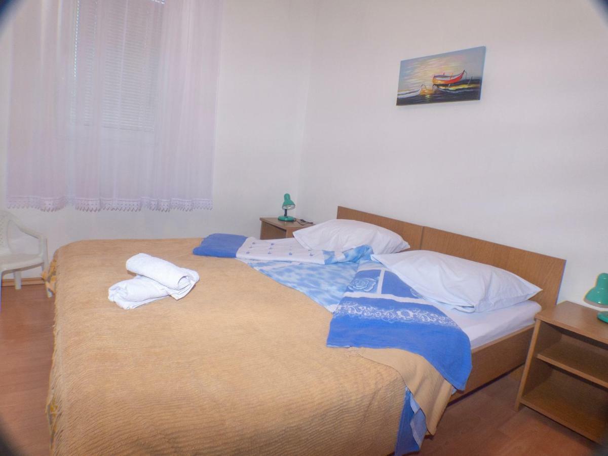 Apartments Plaza Ivan Dolac Extérieur photo